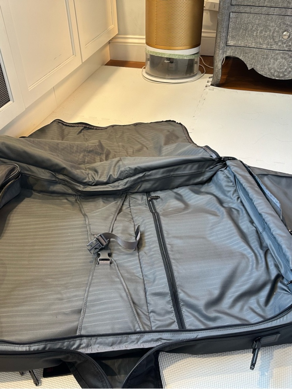 Tumi Black Rolling Business Carry-On with Front Organizer - Picture 8 of 14